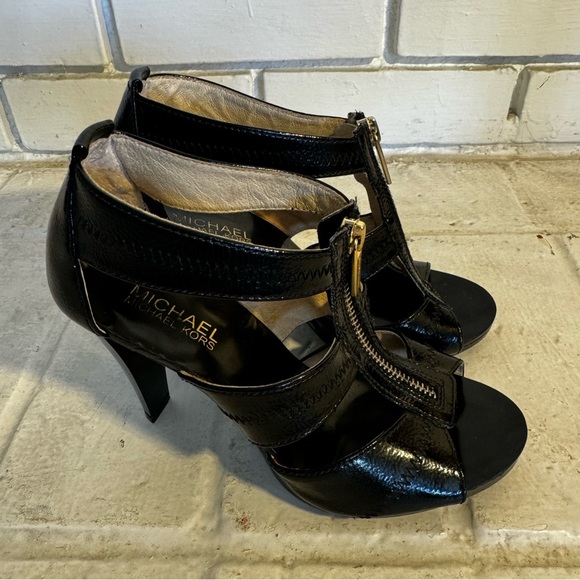 Michael Kors Front Zip Strappy Sandals, Black Patent, 6.5M US - Picture 1 of 13